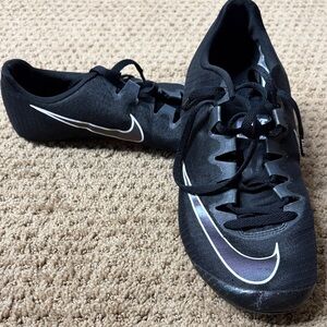 Nike Men’s Black Athletic Track Cleats with White Swoosh Size 8.5